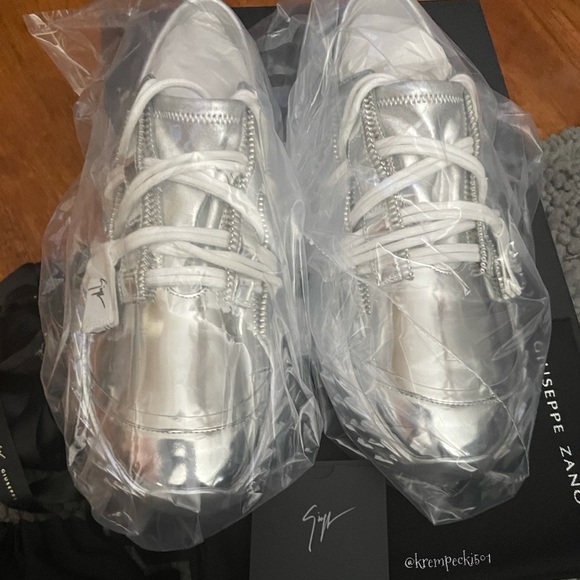 giuseppe zanotti BNIB metallic silver lowtops - Picture 5 of 16